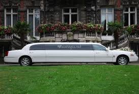 Location de limousine mariage, enterrement de vie de jeune fille, tout événement familial ou professionnel.